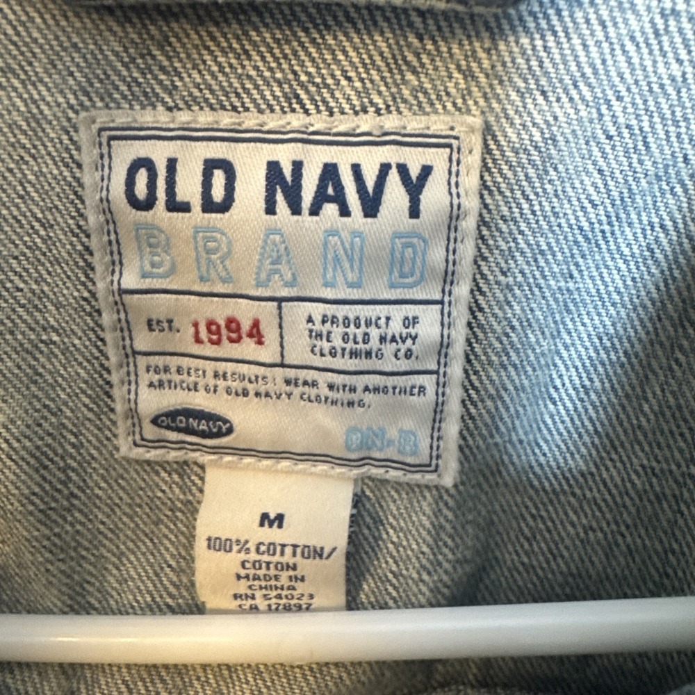Old Navy Women's Classic Denim Jean Jacket Size M‎ Medium 100% Cotton Blue - Picture 2 of 5